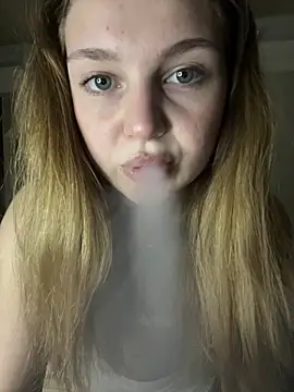 Snapshot of Emaline_Fane chatting on June 29, 2026, 6:18 pm Emaline Fane online show from June 29, 2026, 6:18 pm