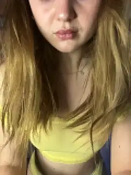 Snapshot of Emaline_Fane chatting on April 23, 2026, 9:05 pm Emaline Fane online show from April 23, 2026, 9:05 pm