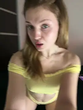 Snapshot of Emaline_Fane chatting on April 30, 2026, 6:26 pm Emaline Fane online show from April 30, 2026, 6:26 pm