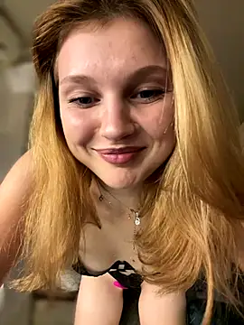 Emaline Fane online show from November 9, 2025, 7:18 pm