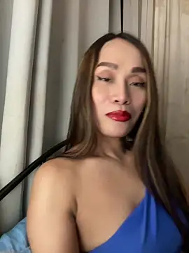 RomanticPearlTS online show from April 15, 2026, 1:59 pm