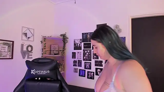 Lana Herondale online show from November 6, 2025, 11:31 pm