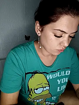 LadyNora online show from November 7, 2025, 7:35 am