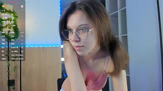 Snapshot of Xonalenei chatting on February 20, 2026, 8:11 pm Xonalenei online show from February 20, 2026, 8:11 pm