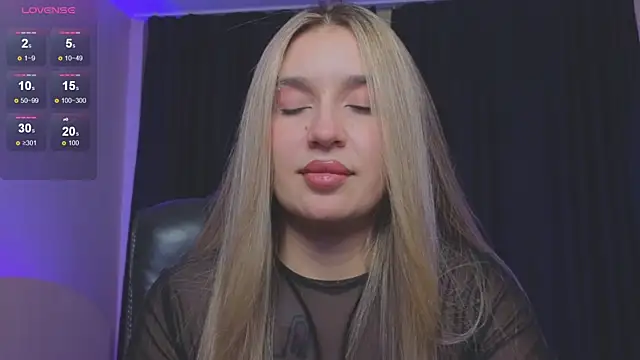 RoxyChill online show from November 5, 2025, 8:12 pm