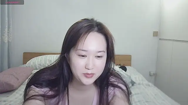 Snapshot of Belinda66 chatting on June 18, 2026, 6:02 pm Belinda66 online show from June 18, 2026, 6:02 pm