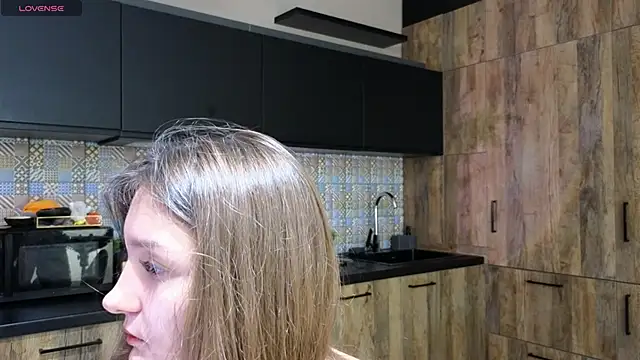 DebiHenks online show from March 2, 2026, 5:53 pm