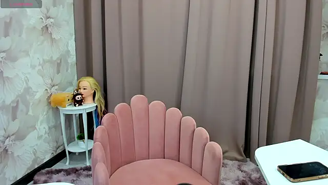 Snapshot of cute_luucy chatting on October 14, 2025, 3:40 am cute luucy online show from October 14, 2025, 3:40 am