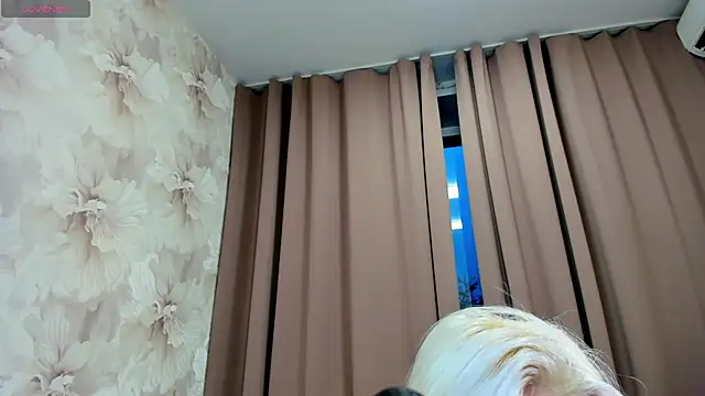 Snapshot of cute_luucy chatting on October 21, 2025, 3:28 am cute luucy online show from October 21, 2025, 3:28 am