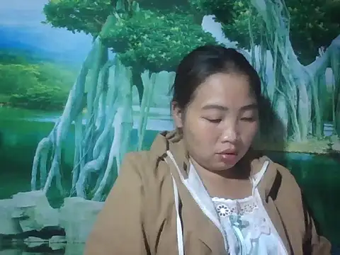 PhamPhung online show from October 7, 2025, 1:01 pm