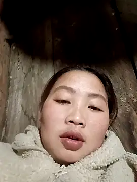 PhamPhung online show from December 22, 2025, 2:28 pm