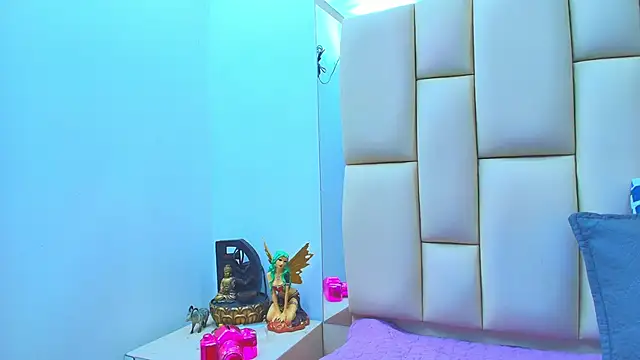 sweet amye online show from November 5, 2025, 7:17 pm