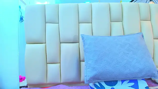 sweet amye online show from October 18, 2025, 7:16 pm