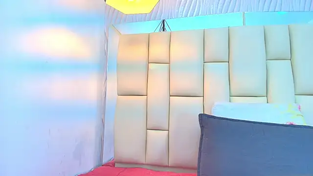 sweet amye online show from October 8, 2025, 7:36 pm