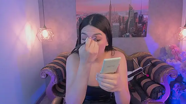 Dali collin online show from December 19, 2025, 1:57 pm