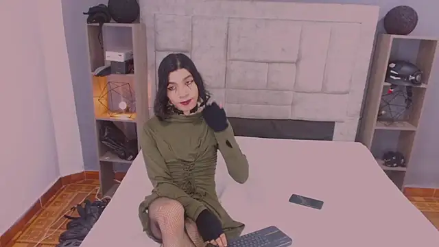 Snapshot of Atley_Dolly chatting on June 19, 2026, 10:47 pm Atley Dolly online show from June 19, 2026, 10:47 pm