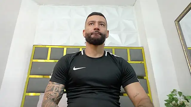 yorbymaxx online show from November 4, 2025, 2:43 pm