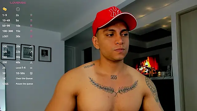 Nicolasmontoya16 online show from November 8, 2025, 11:52 pm