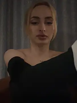 Snapshot of AuraPure chatting on March 14, 2026, 10:05 pm AuraPure online show from March 14, 2026, 10:05 pm