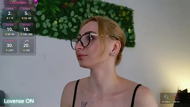 Snapshot of AuraPure chatting on March 10, 2026, 5:22 am AuraPure online show from March 10, 2026, 5:22 am