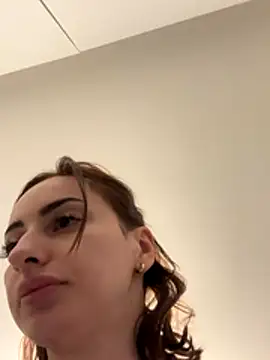 Snapshot of AuraPure chatting on November 19, 2025, 4:34 am AuraPure online show from November 19, 2025, 4:34 am