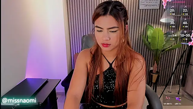 Missnaomi  online show from September 30, 2025, 1:33 am