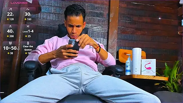 Snapshot of Alex_bigcock11_ chatting on November 23, 2025, 2:49 pm Alex bigcock11 online show from November 23, 2025, 2:49 pm