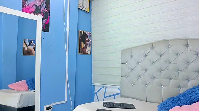 Emily J18 online show from October 7, 2025, 2:40 pm