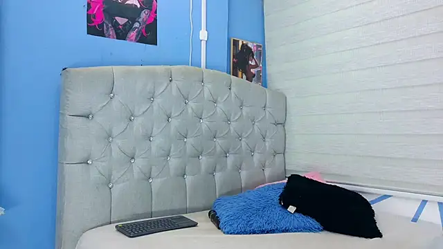 Emily J18 online show from October 14, 2025, 3:12 pm