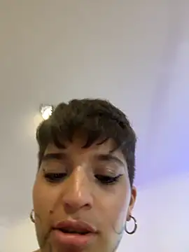 DayanaDG online show from November 21, 2025, 11:04 pm