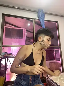 DayanaDG online show from November 5, 2025, 11:08 pm