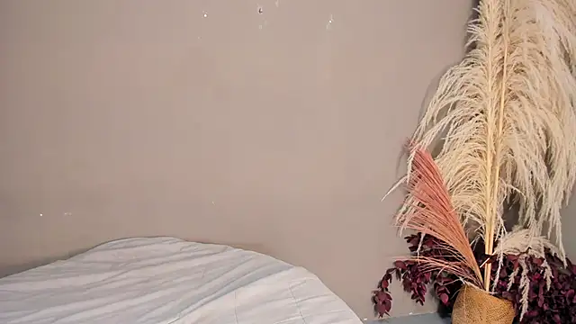 sienna glow online show from March 19, 2026, 12:05 pm