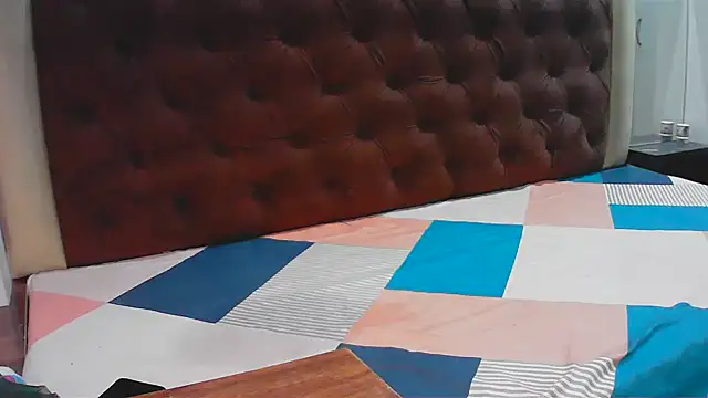 elize   online show from November 21, 2025, 5:50 am