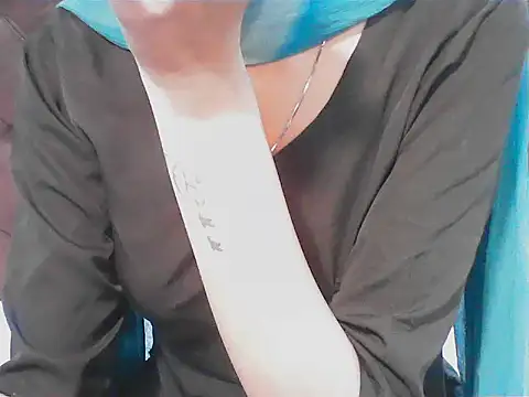 elize   online show from December 5, 2025, 3:38 am