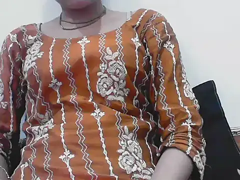 Snapshot of elize__ chatting on February 3, 2026, 3:50 pm elize online show from February 3, 2026, 3:50 pm