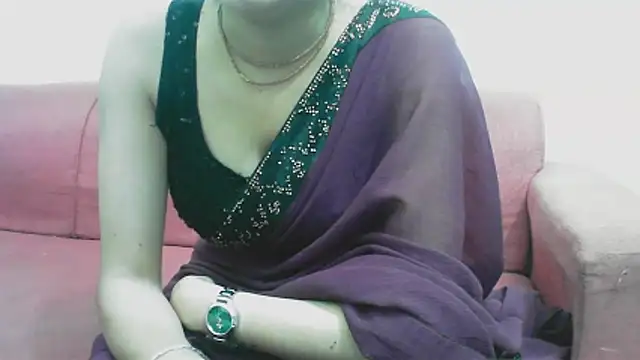 Snapshot of elize__ chatting on February 6, 2026, 4:19 am elize online show from February 6, 2026, 4:19 am
