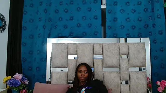 AmbarSmit online show from November 6, 2025, 7:07 pm