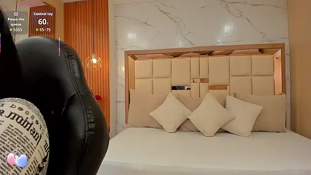 julieta rosee online show from November 11, 2025, 10:15 pm