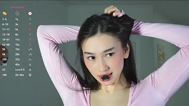 ViolaVow online show from October 5, 2025, 2:46 am