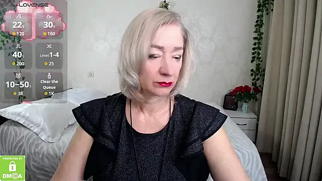 hunters woman online show from November 7, 2025, 2:10 pm