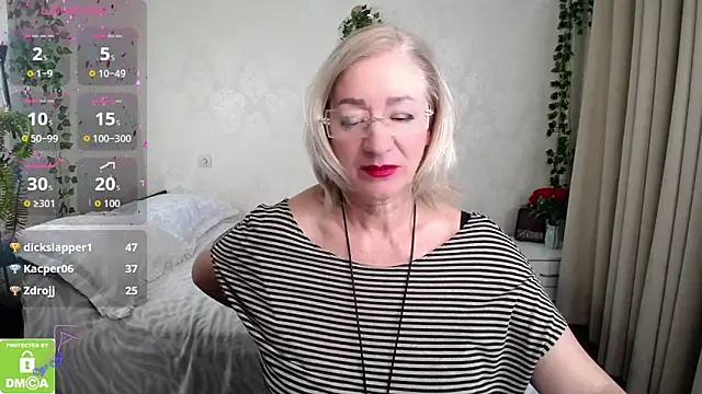 hunters woman online show from October 22, 2025, 12:54 am