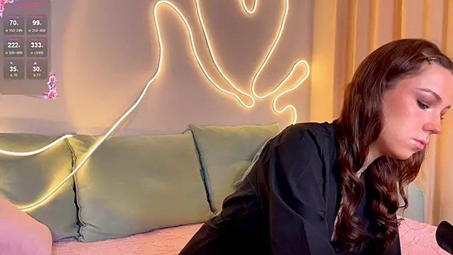 Eva Collinss online show from April 11, 2026, 1:46 am