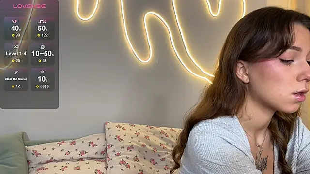 Eva Collinss online show from October 29, 2025, 1:26 am