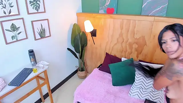 Snapshot of milavega_ chatting on November 29, 2025, 11:54 am milavega online show from November 29, 2025, 11:54 am