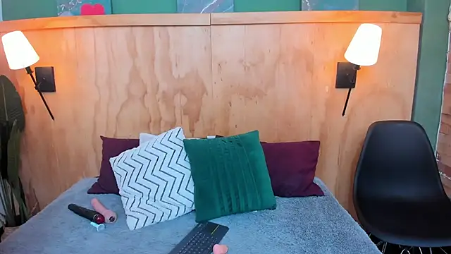 Snapshot of milavega_ chatting on December 2, 2025, 12:07 pm milavega online show from December 2, 2025, 12:07 pm