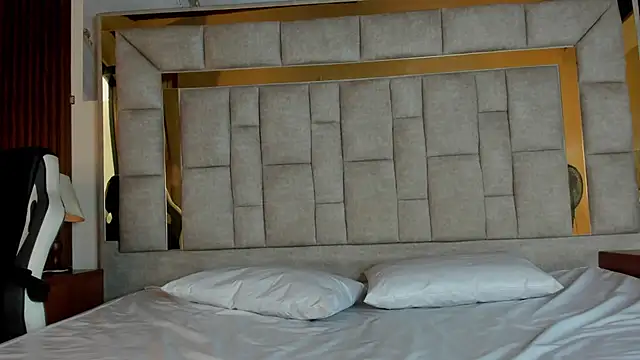 Dulce Pettit online show from October 10, 2025, 12:28 pm