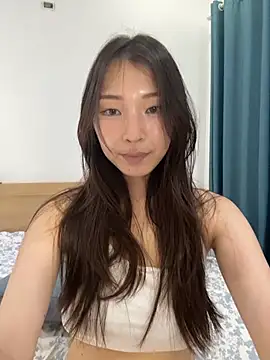 SkylerMoon online show from April 6, 2026, 4:46 am