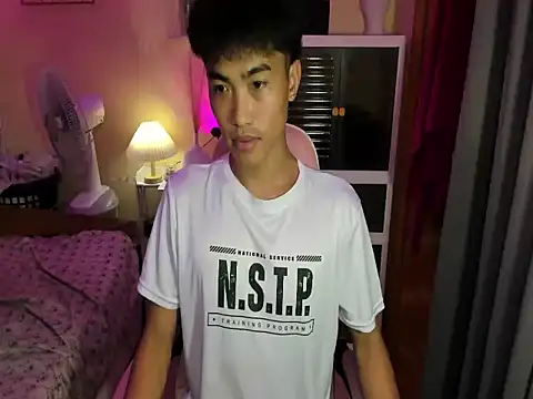 Snapshot of yourhotpinoy chatting on November 4, 2025, 9:02 am yourhotpinoy online show from November 4, 2025, 9:02 am