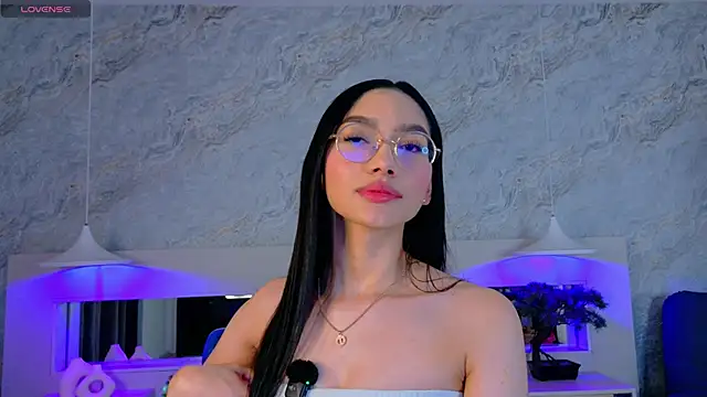 Keira Corleone online show from November 14, 2025, 4:27 am