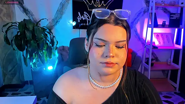 Maxxxine1 online show from February 15, 2026, 5:52 am